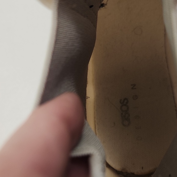 ASOS Design Rubber Ankle Booties. Gray Cement Color. Size 8 - Picture 6 of 9